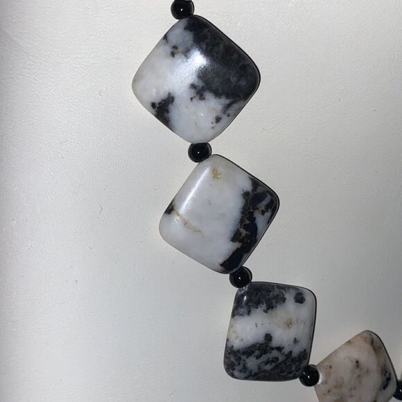 Zebra Jasper Stone & Onyx Necklace - Picture 4 of 9